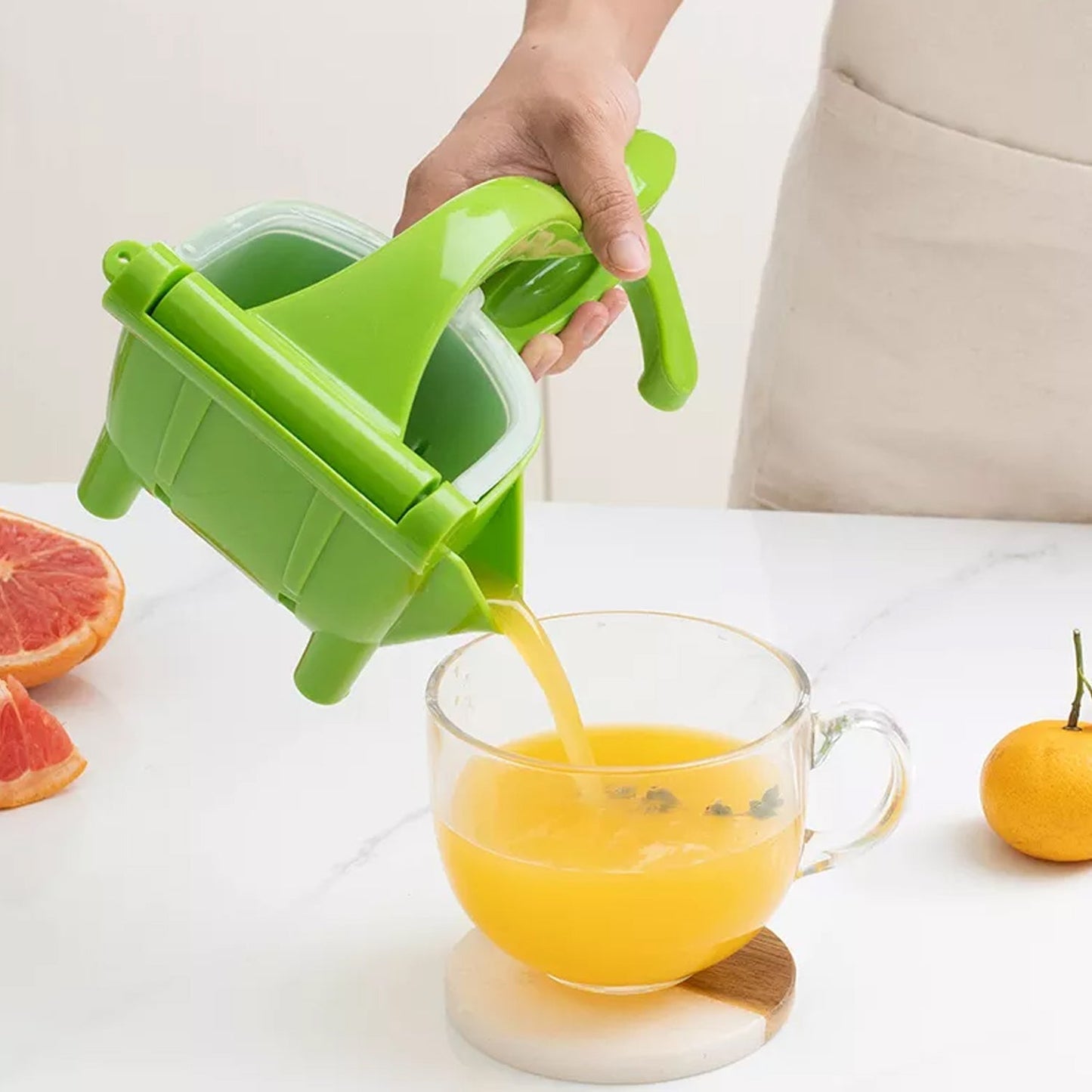 2337A Manual Plastic Fruit Juicer, Hand Press Lemon Squeezer Hand Juicer Citrus Press Juicer Fruit Extractor Tool for Orange, Limes, Lemon ( Brown Box )