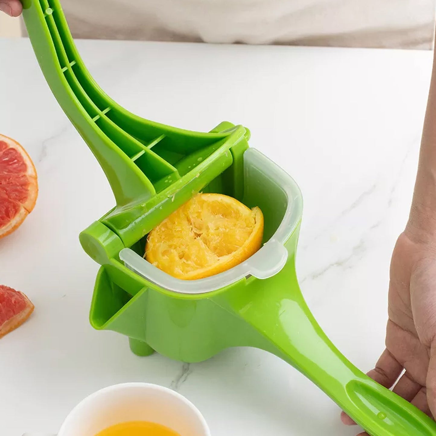 2337A Manual Plastic Fruit Juicer, Hand Press Lemon Squeezer Hand Juicer Citrus Press Juicer Fruit Extractor Tool for Orange, Limes, Lemon ( Brown Box )
