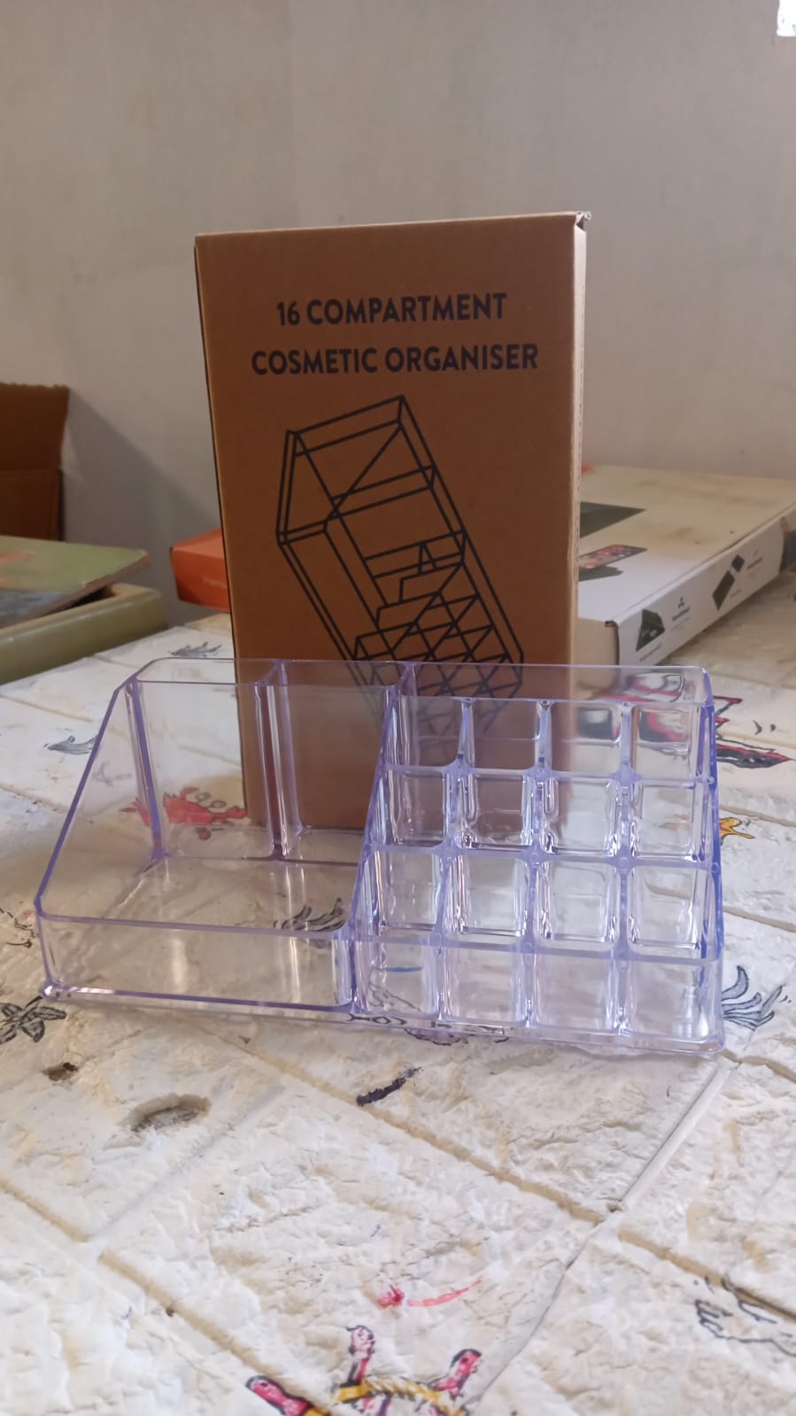 16 Compartment Cosmetic Makeup Jewellery Lipstick Storage Organiser Box, Cosmetic Storage Box Make-up Lipstick Organizer / Lipstick Holder Case Transparent