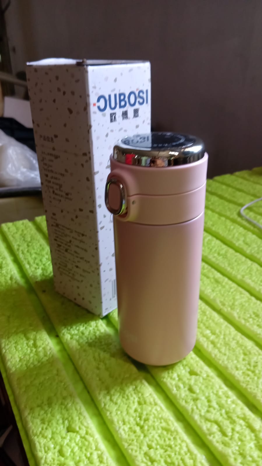 Smart Vacuum Insulated Water Bottle with LED Temperature Display, Cold & Hot | Leak Proof | Office Bottle | Gym | Home | Kitchen | Hiking | Trekking | Travel Bottle (Mix Color & Design)